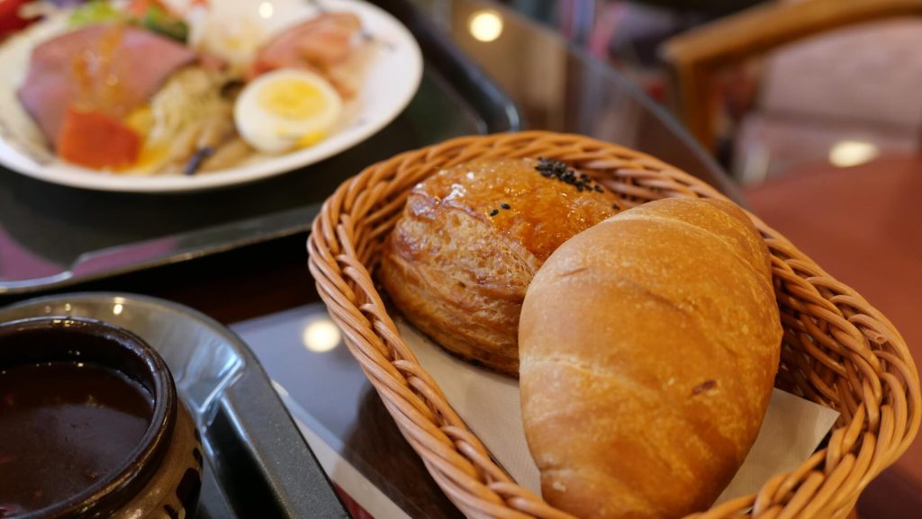 케니히스 크로네 조식
